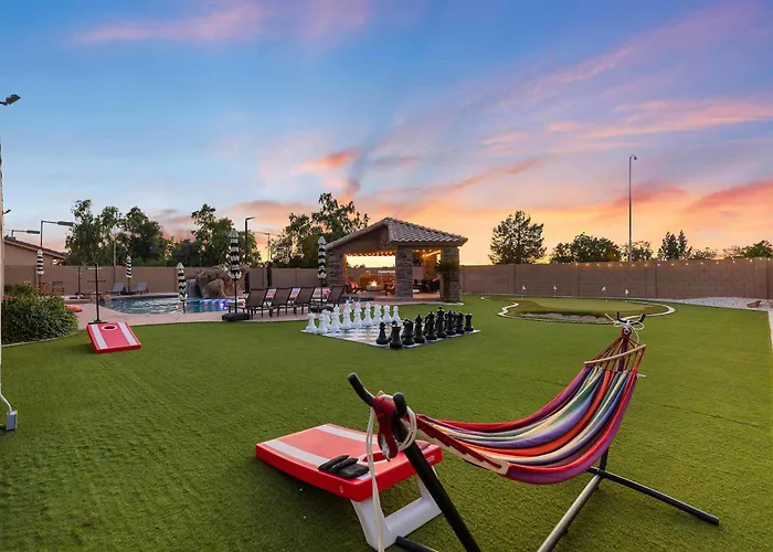 Holiday home Luxury 6br Retreat - Pool Bbq Theater And Games