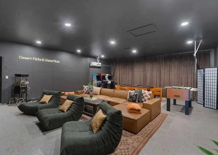 Holiday home Luxury 6br Retreat - Pool Bbq Theater And Games