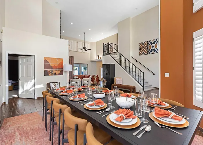 Holiday home Luxury 6br Retreat - Pool Bbq Theater And Games *