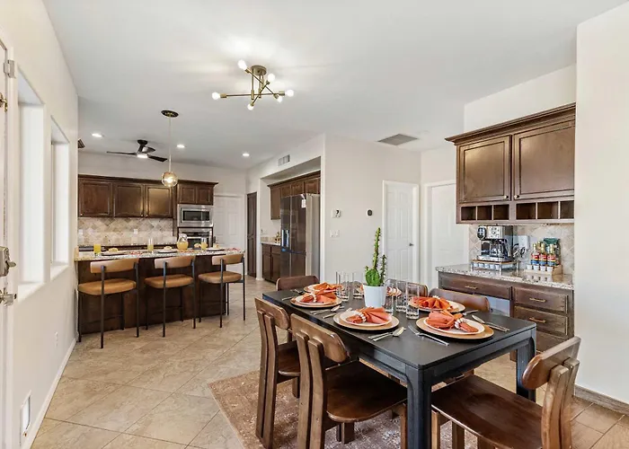 Luxury 6br Retreat - Pool Bbq Theater And Games