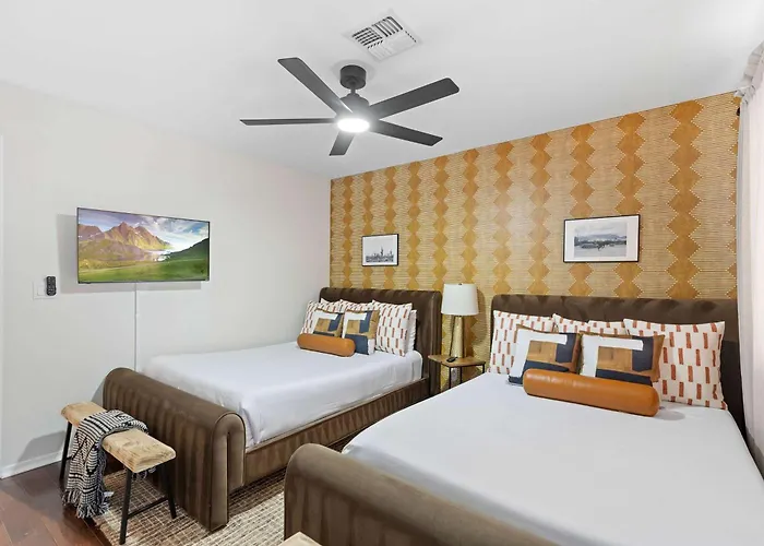 Luxury 6br Retreat - Pool Bbq Theater And Games
