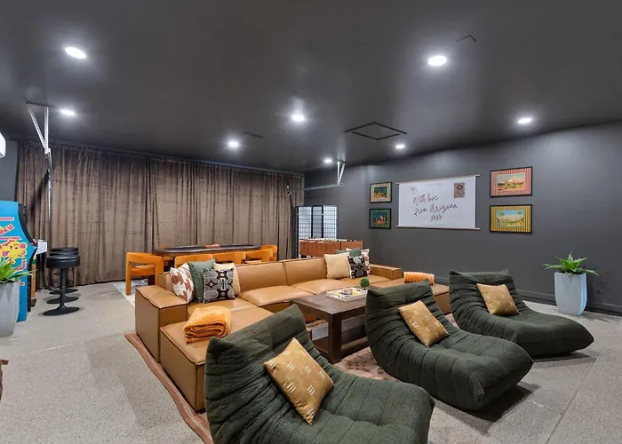 Luxury 6br Retreat - Pool Bbq Theater And Games
