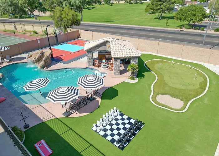 Holiday home Luxury 6br Retreat - Pool Bbq Theater And Games