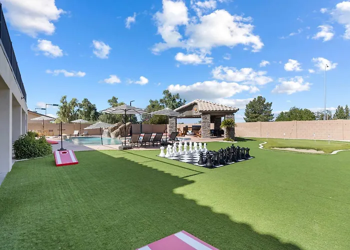 Holiday home Luxury 6br Retreat - Pool Bbq Theater And Games
