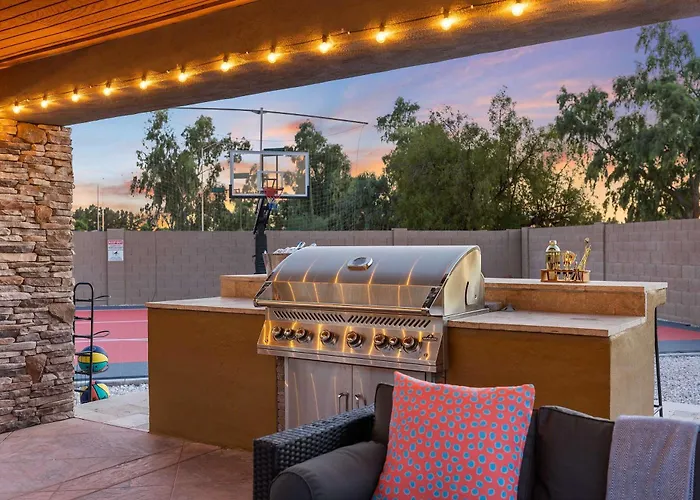 Holiday home Luxury 6br Retreat - Pool Bbq Theater And Games *