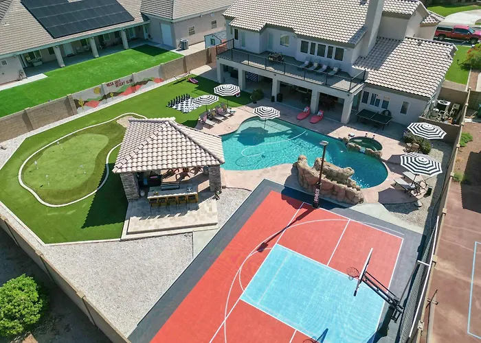 Luxury 6br Retreat - Pool Bbq Theater And Games